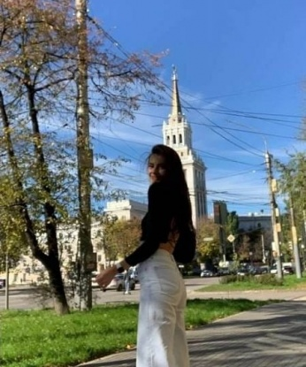 В Москве я считаю себя доброжелательной и покладистой, всегда готовой исполнить все твои сокровенные желания и фантазии. Мои услуги включают классический секс, оральный секс, эротический массаж и многое другое. Со мной ты точно получишь незабываемые моменты наслаждения и расслабления. Загляни в мои отзывы и увидишь, что мое качество обслуживания находится на высшем уровне. Фото в моем профиле – настоящие, а ты сам можешь убедиться в этом, встретившись со мной. Жду твоего звонка, чтобы порадовать тебя всеми возможными способами. 🌹💋 Наталья